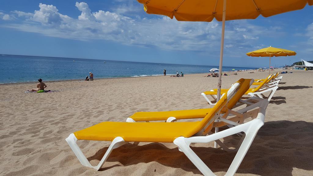 Apartamento Mediterraneo ピネダ・デ・マール エクステリア 写真