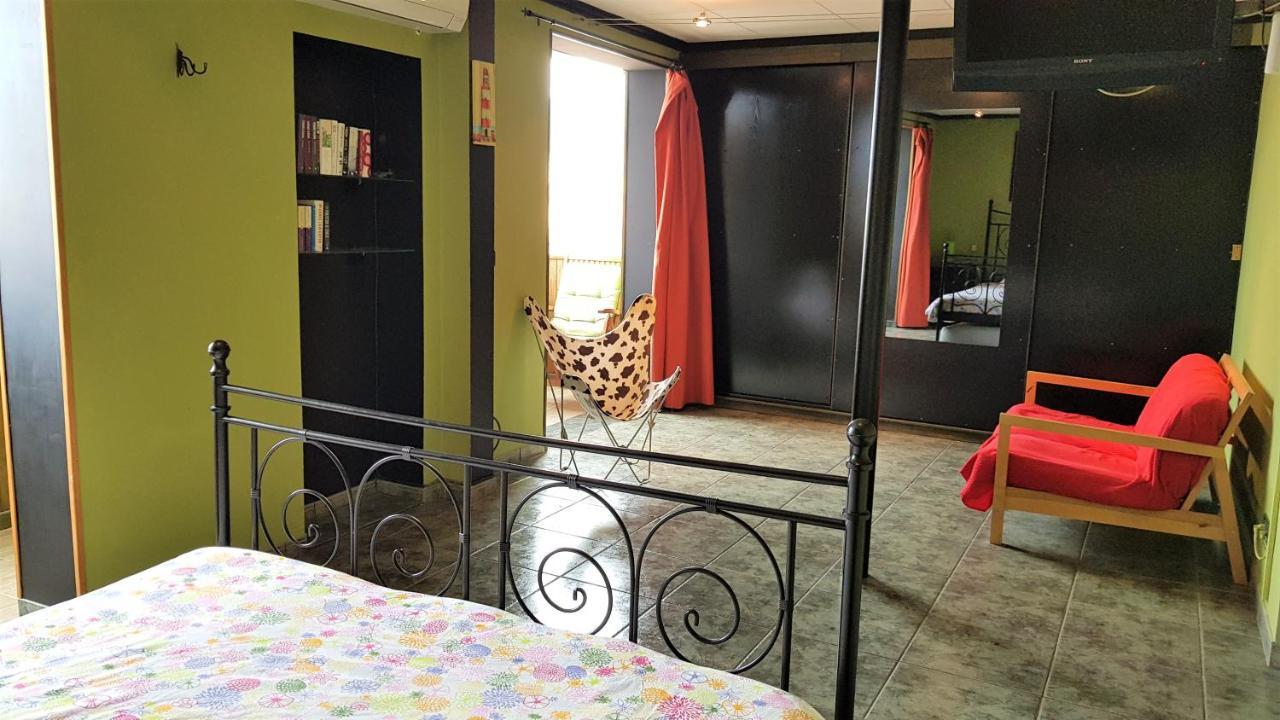 Apartamento Mediterraneo ピネダ・デ・マール エクステリア 写真